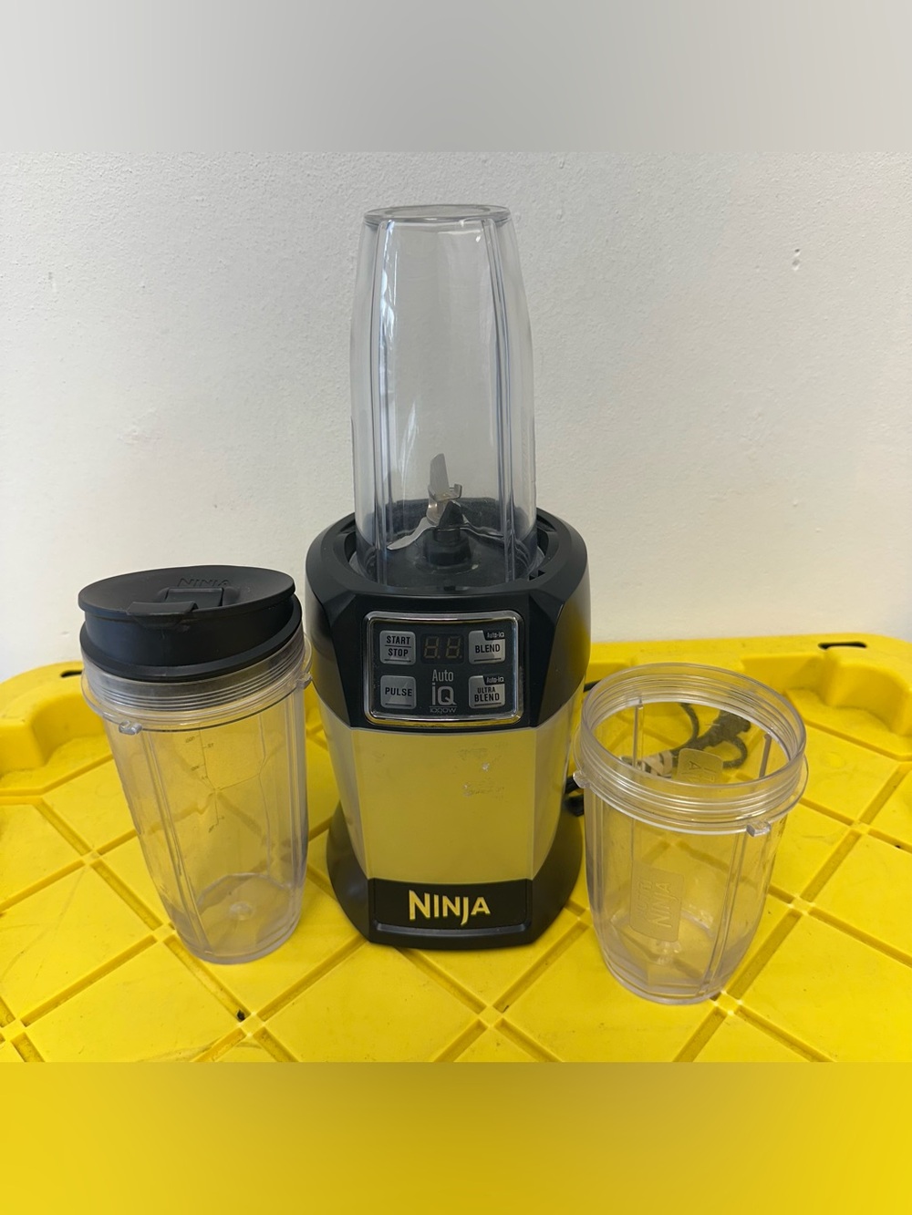 Nutri Ninja Pro Blender Auto iQ Model BL480D 1000 Watt Works W/ 3 Cup + Lid